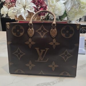 Louis Vuitton OnTheGo Tote Bag in the GM size Featuring The Reverse Monogram